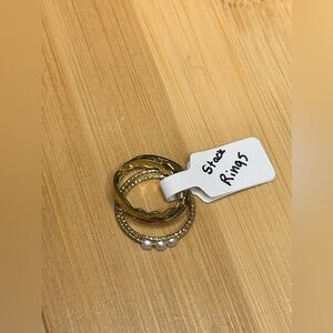 Midi Stacking Ring Bundle
Gold Tone with Pearls
Sz 6.5, 6, 5, 4.5
Brand New